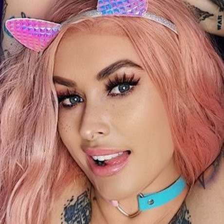 LauraLux hot star image