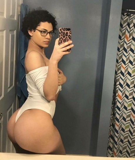 Thick Diamond xxx actress photo