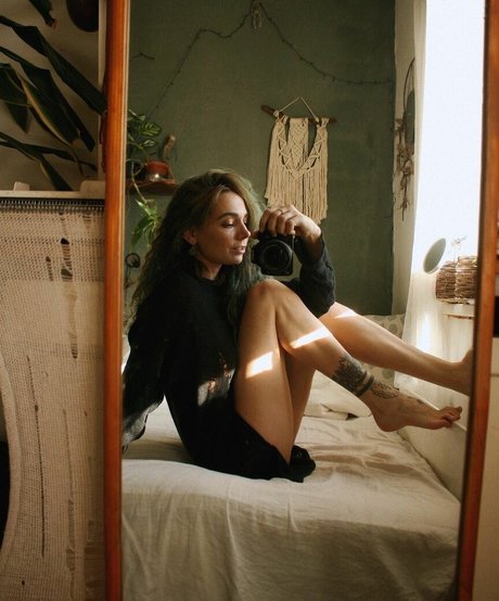 Irina Adelina model adult picture