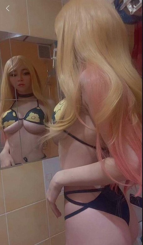 ajisek k nudes model picture