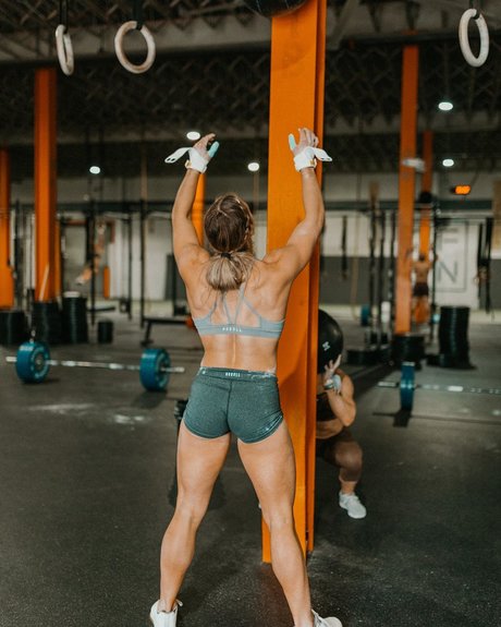 Brooke Wells nice pornstar image