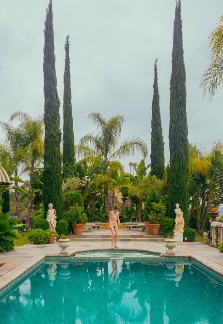 Maggie White star erotic galleries