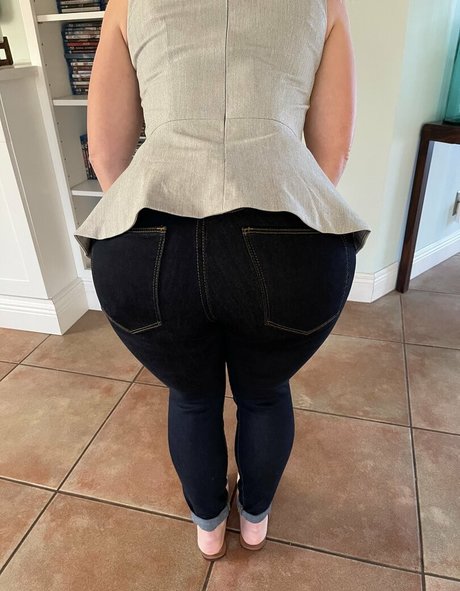 haute for teacher exclusive model pics