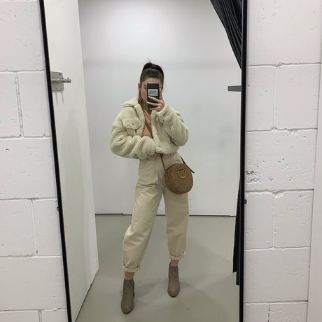 curvy latina onlyfans pornographic images