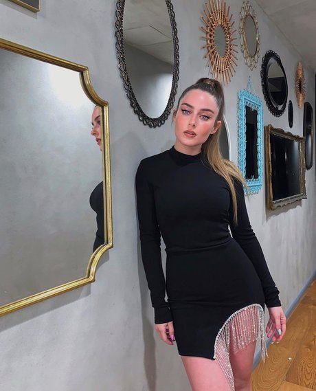 Effy Palarya star pretty galleries