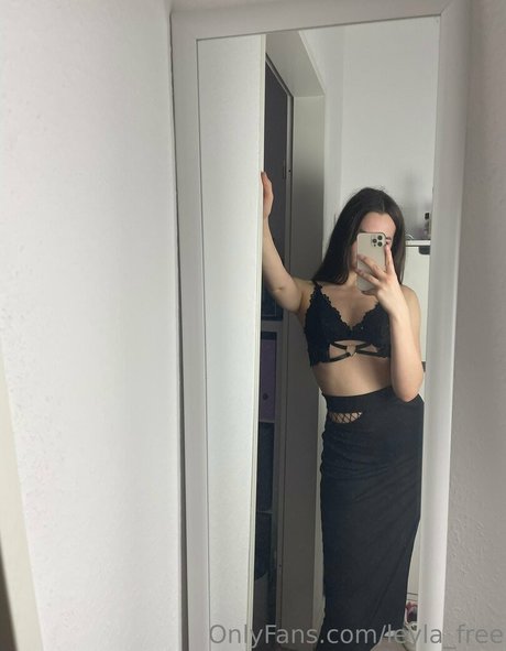 leyla free exclusive actress photos