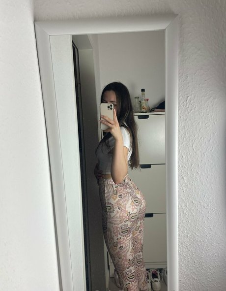 leyla free model pretty pictures