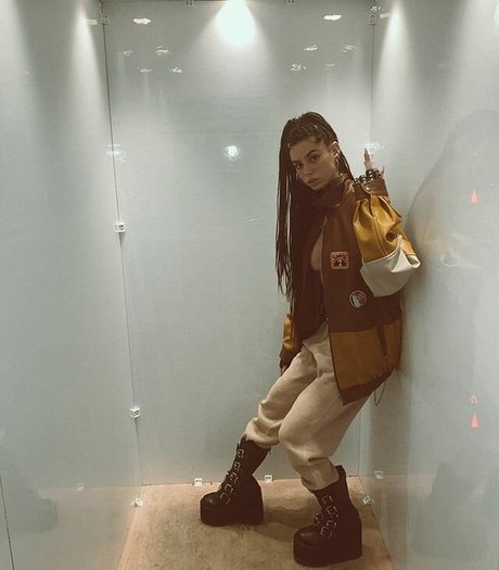 Liya Noga star beautiful picture