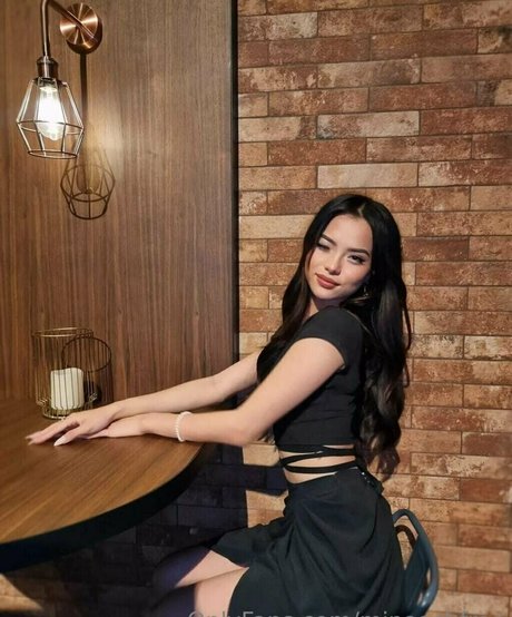 minaashfree exclusive model img