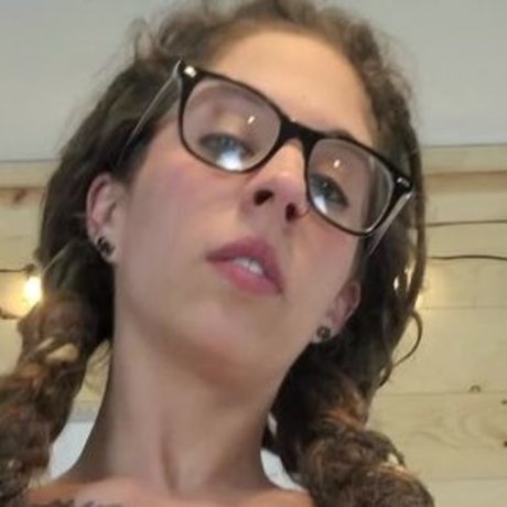 BadChickenGirl free actress galleries