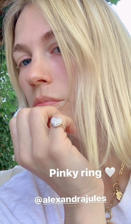 January Jones sex star pictures