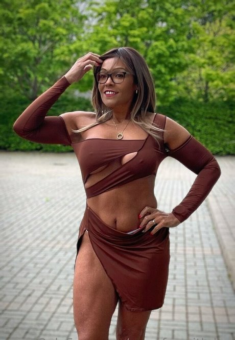 morefunwithdee sex actress pic