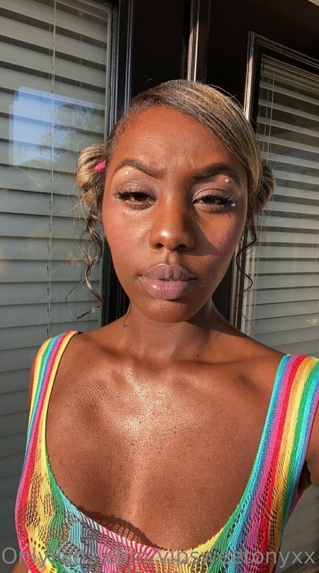 vipsweetonyxx naked star gallery