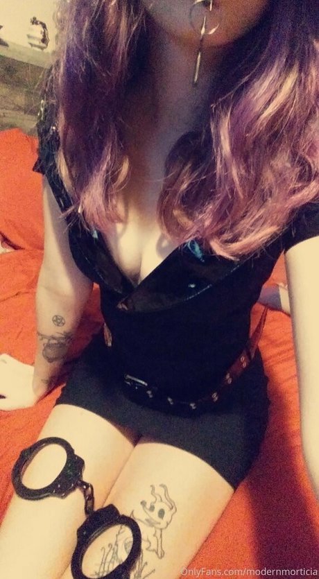 modernmorticia pornstar pic