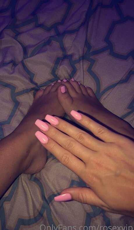 yourgirlfriendrose star nude gallery