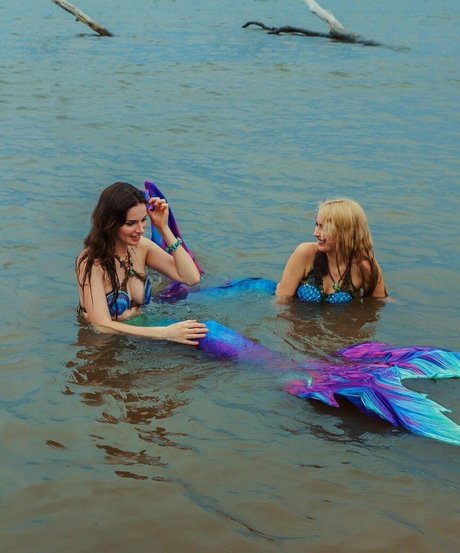 Idapod sexy model pic