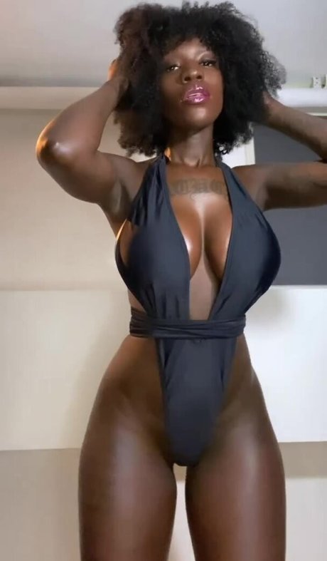 Tucha Sambu model best images