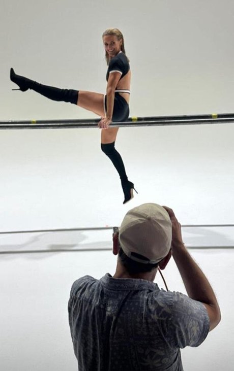 Gabby Logan star art img