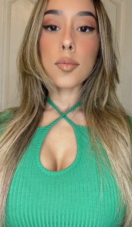 Crys ASMR xxx star picture