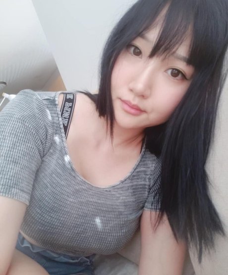 Aria Saki high quality model photos