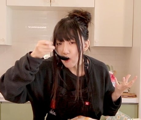 Aria Saki pornographic actress picture