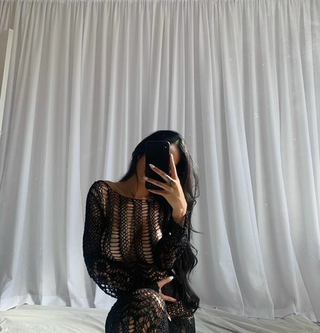 gold gypsy model pornographic image