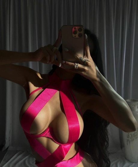 gold gypsy erotic pornstar pictures