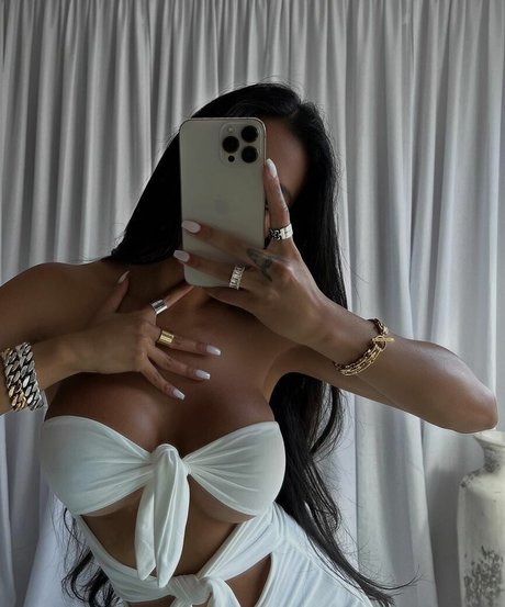 gold gypsy adult model photos