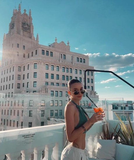 janadeoliveira_ erotic model picture