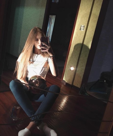 Alviik model porn gallery