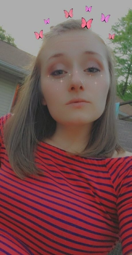 liittleladyfree model adult photos