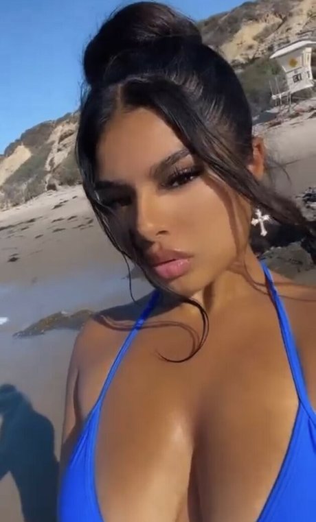 Sujeytjebae erotic star gallery