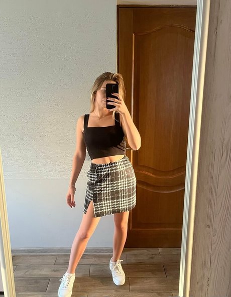 lucky ashley sexy model galleries