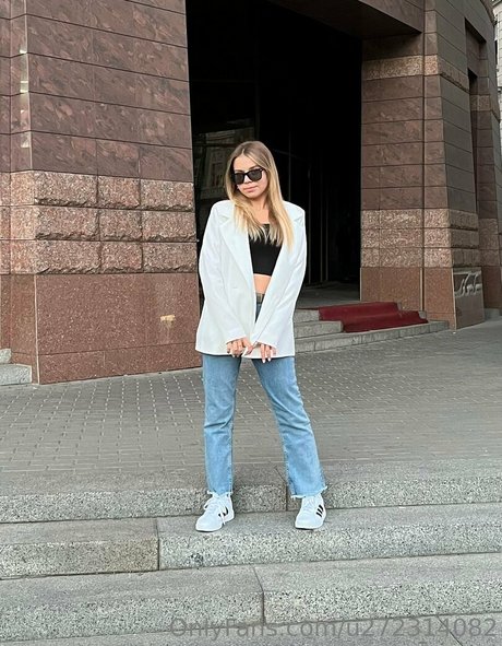 lucky ashley hd pornstar pics