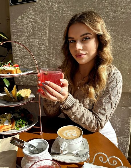 lucky ashley nice pornstar gallery