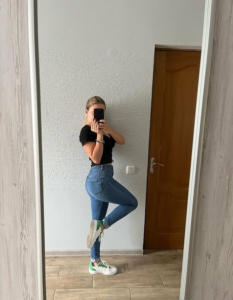 lucky ashley best star photos