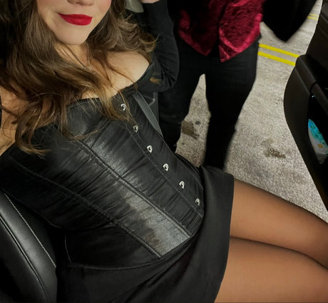 Sasha Diare model beautiful pics