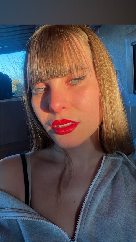 Sara Trisant_ model beautiful photo