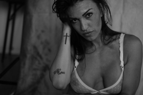 Sara Prazzoli sexy model pictures