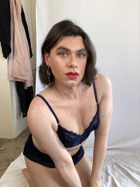 Sara Pinku sexy pornstar pictures