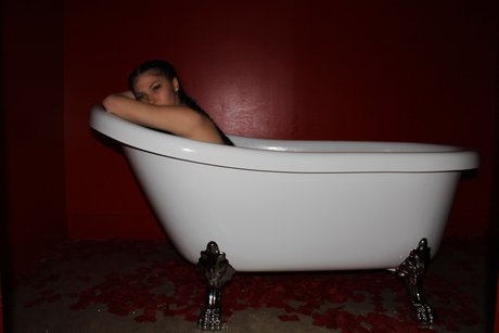 SarahMorgs_ model naked pics