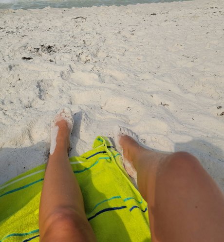 Sarah Barah beautiful actress image