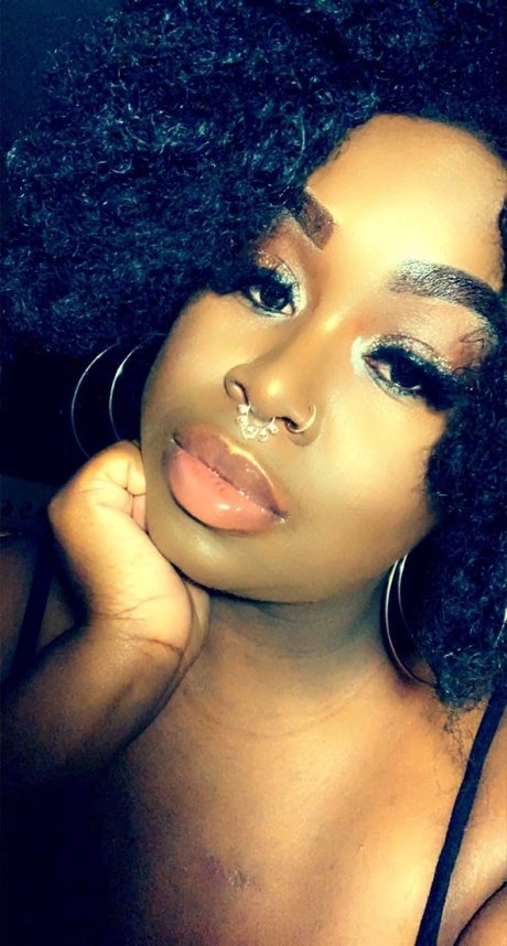 Sassy Sapphir_ star sexy picture