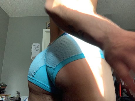 Santiago_ art model photo