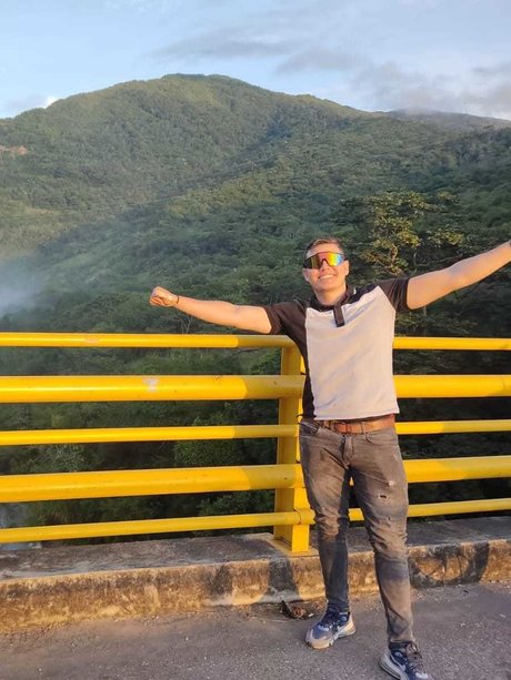 SantiBucara star best pics