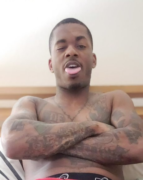 Sosuke Santana pornstar nude picture