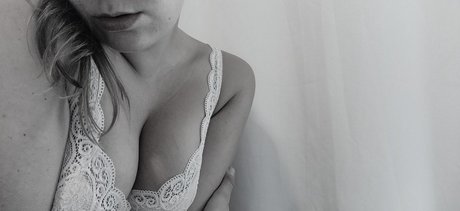 Sansqun FREE pornstar sex gallery