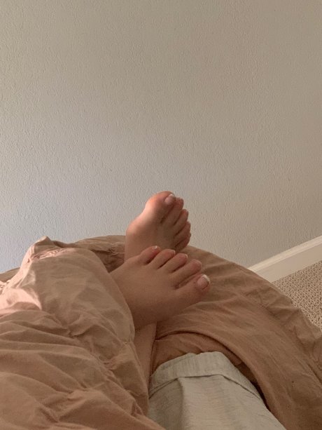 Sand and Stilettos erotic actress pics