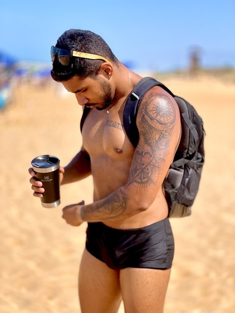 Sam USA nude actress gallery