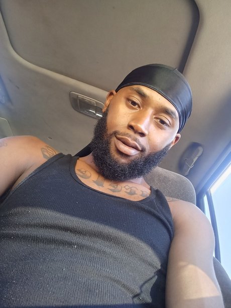 YUNGBULL star hot picture